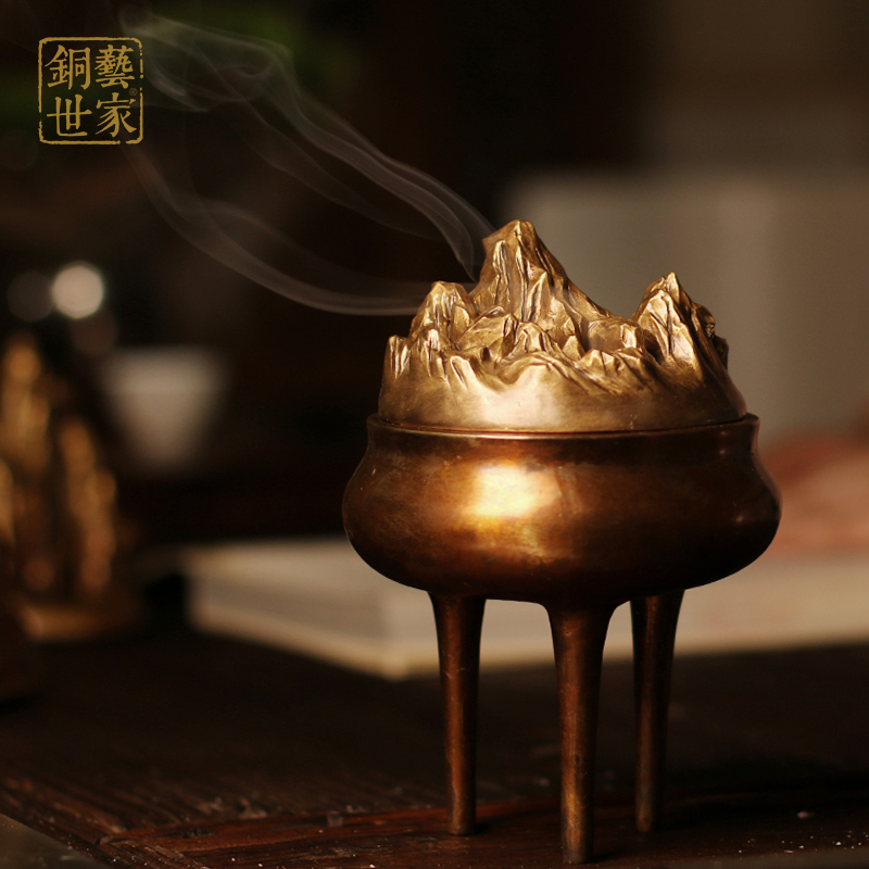 让人看着放松的<a href=https://www.guanhuart.com/edu/e/tags/?tagname=铜香炉 target=_blank class=infotextkey>铜香炉</a>艺术品