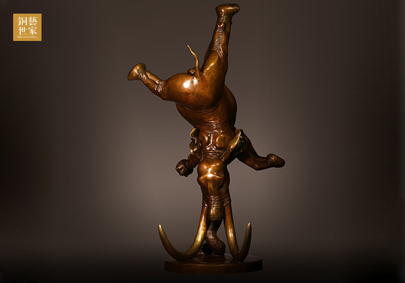 <a href=https://www.guanhuart.com/edu/e/tags/?tagname=客厅装饰 target=_blank class=infotextkey>客厅装饰</a>雕塑